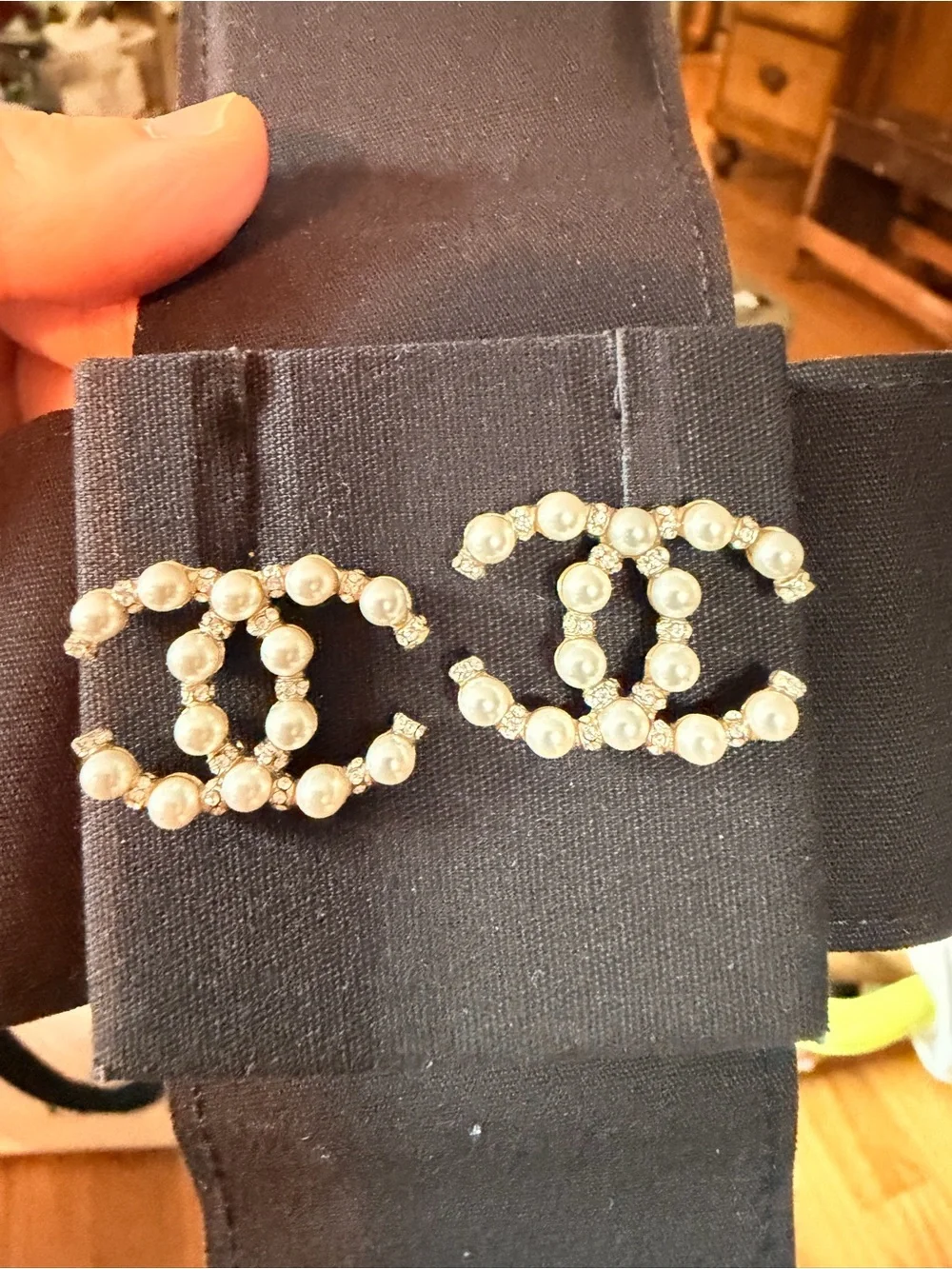 CHANEL Authentic Chanel Classic Pearl CC Logo Stud Earrings GHW